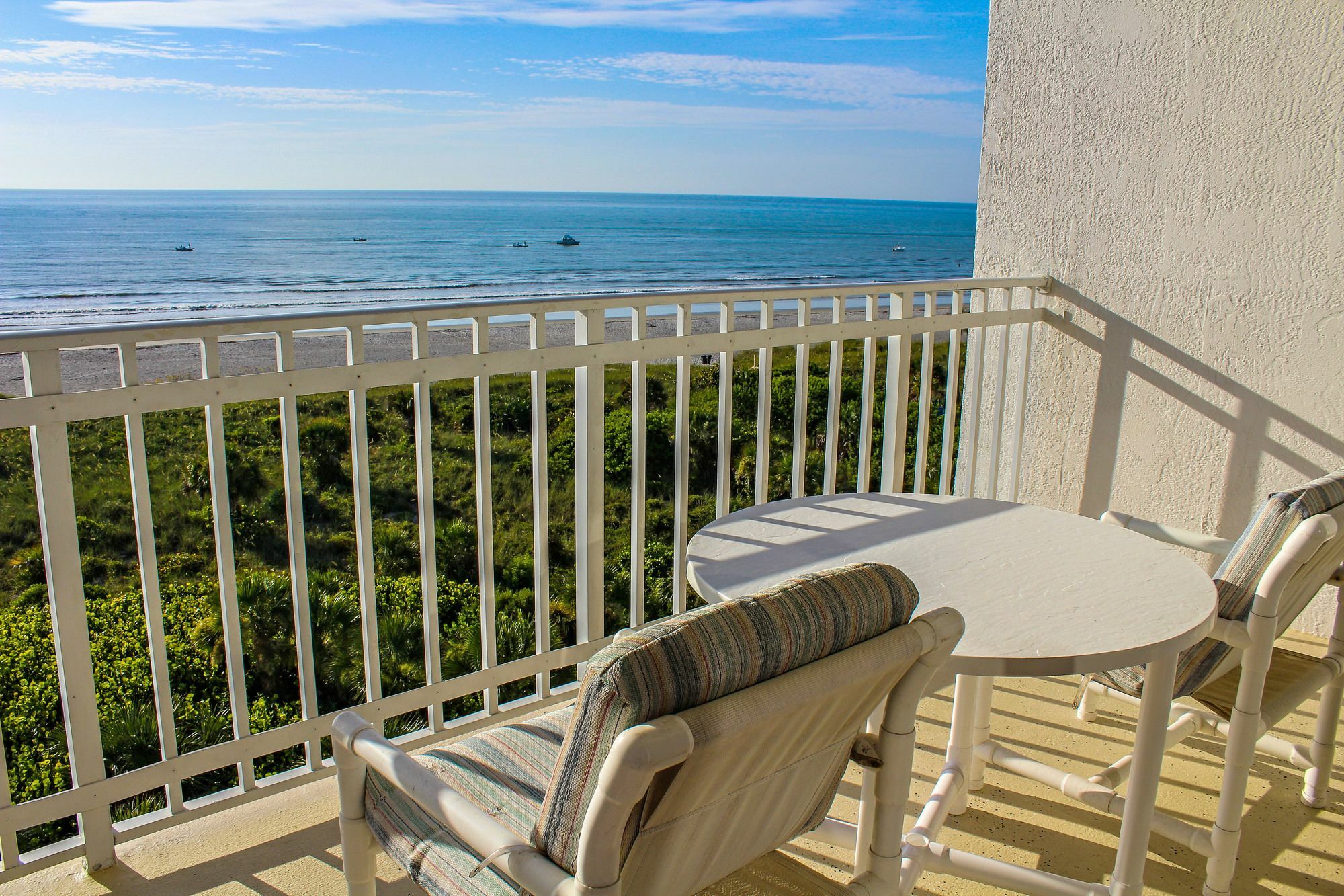 Discovery Beach Resort, A Vri Resort Cocoa Beach Exterior photo