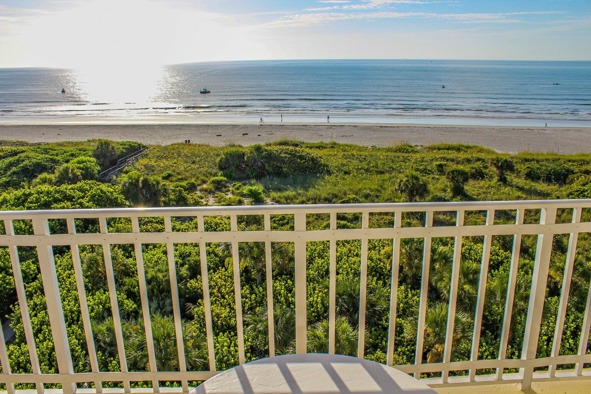 Discovery Beach Resort, A Vri Resort Cocoa Beach Exterior photo