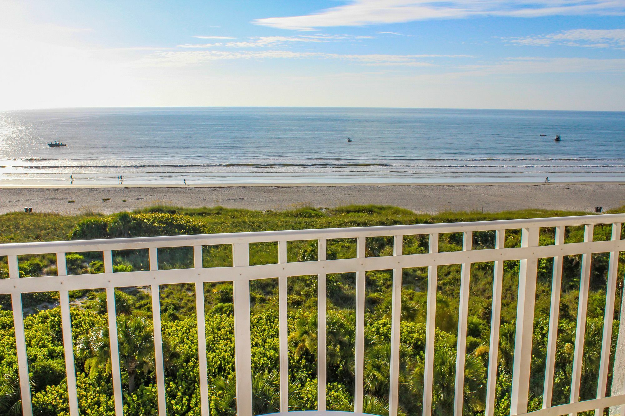 Discovery Beach Resort, A Vri Resort Cocoa Beach Exterior photo